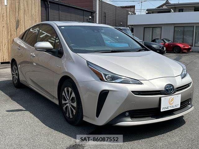 Toyota PRIUS 2019-01 8628429-15