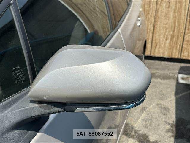Toyota PRIUS 2019-01 8628429-23
