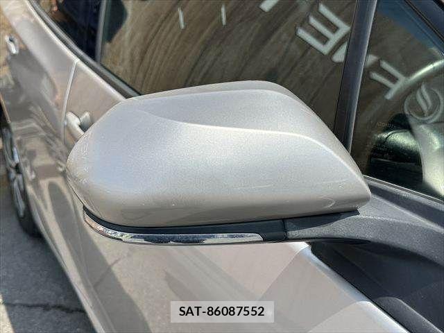 Toyota PRIUS 2019-01 8628429-24
