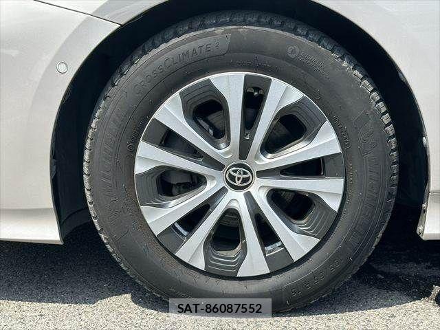 Toyota PRIUS 2019-01 8628429-27