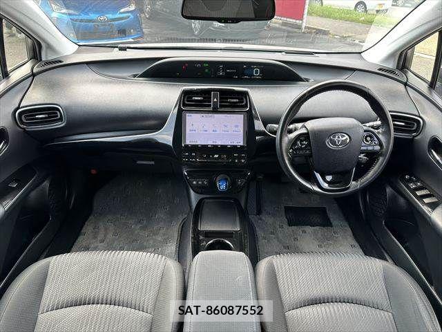 Toyota PRIUS 2019-01 8628429-3