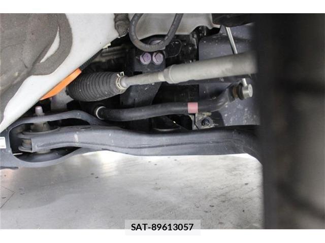 Toyota PRIUS 2023-04 8628410-17