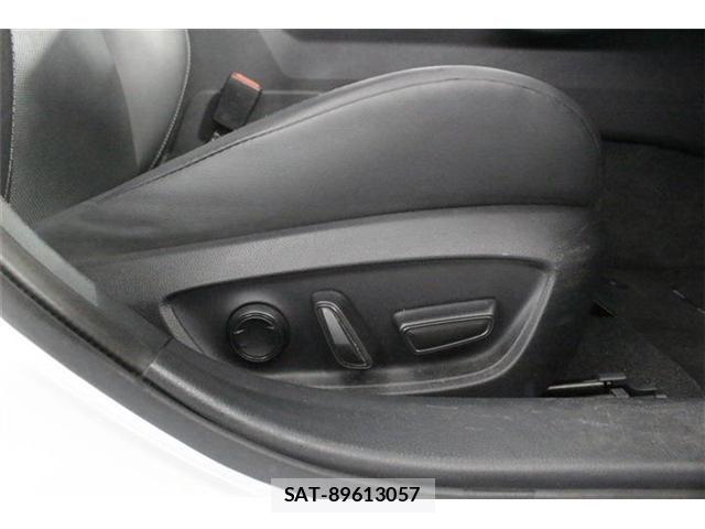 Toyota PRIUS 2023-04 8628410-25