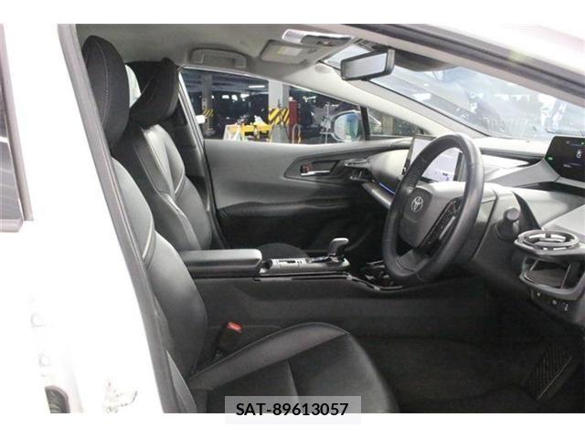 Toyota PRIUS 2023-04 8628410-26