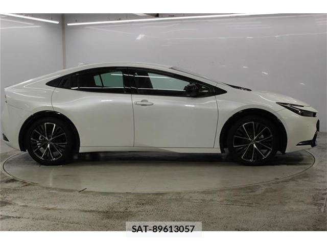 Toyota PRIUS 2023-04 8628410-3