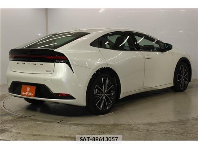 Toyota PRIUS 2023-04 8628410-4