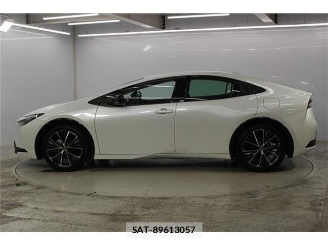 Toyota PRIUS 2023-04 8628410-7