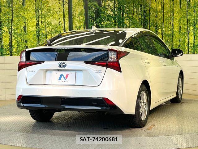 Toyota PRIUS 2019-03 8628412-16