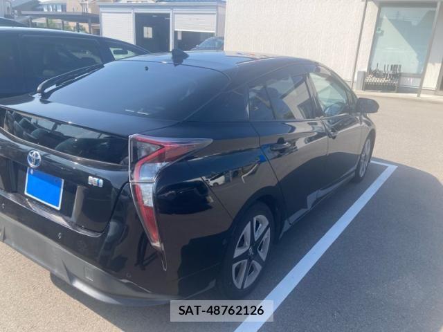 Toyota PRIUS 2018-12 8628439-1