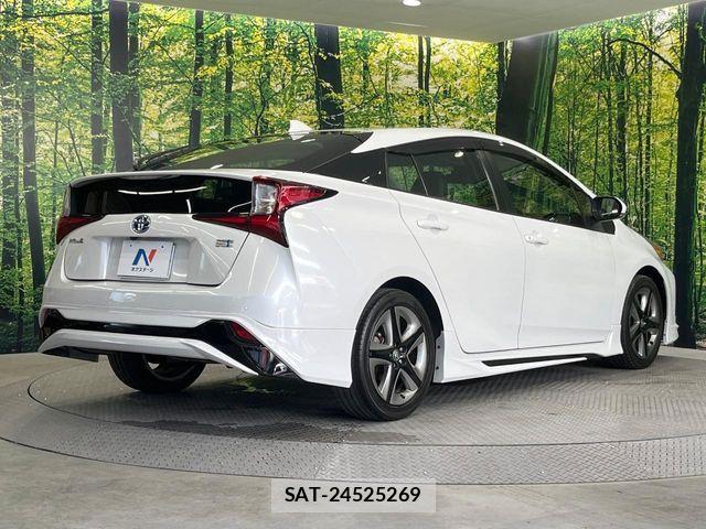 Toyota PRIUS 2021-01 8628407-16