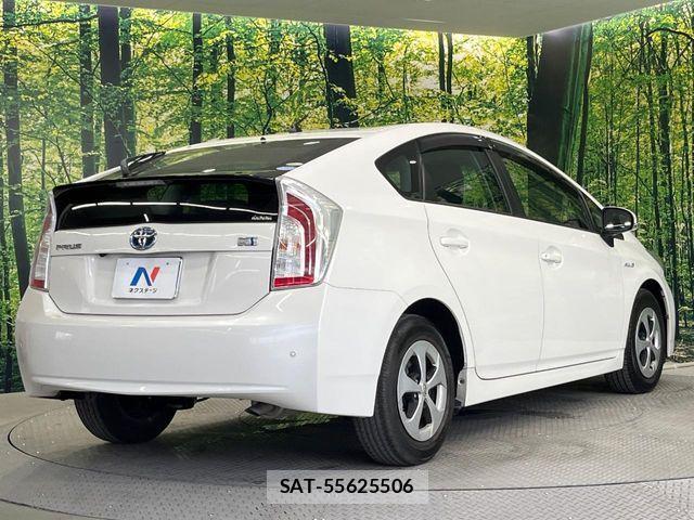 Toyota PRIUS 2012-03 8628433-16
