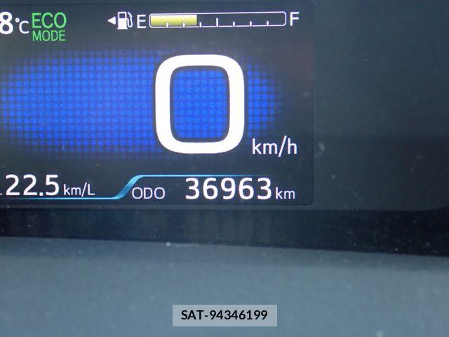 Toyota PRIUS 2019-08 8628382-14