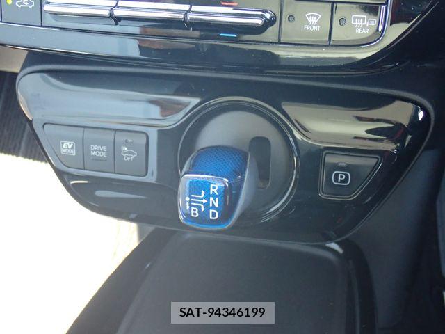 Toyota PRIUS 2019-08 8628382-16