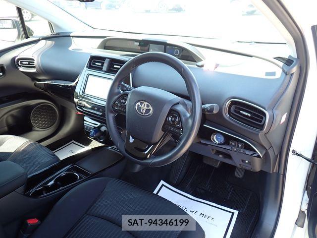 Toyota PRIUS 2019-08 8628382-1