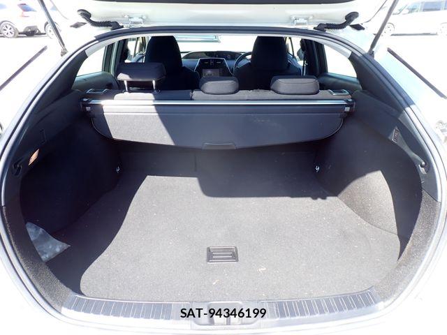 Toyota PRIUS 2019-08 8628382-25