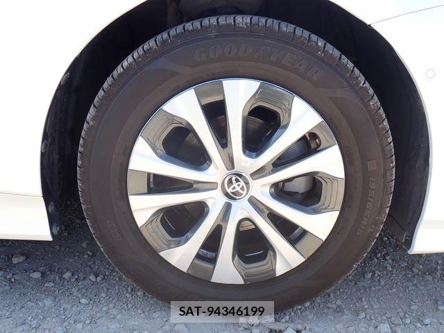 Toyota PRIUS 2019-08 8628382-27