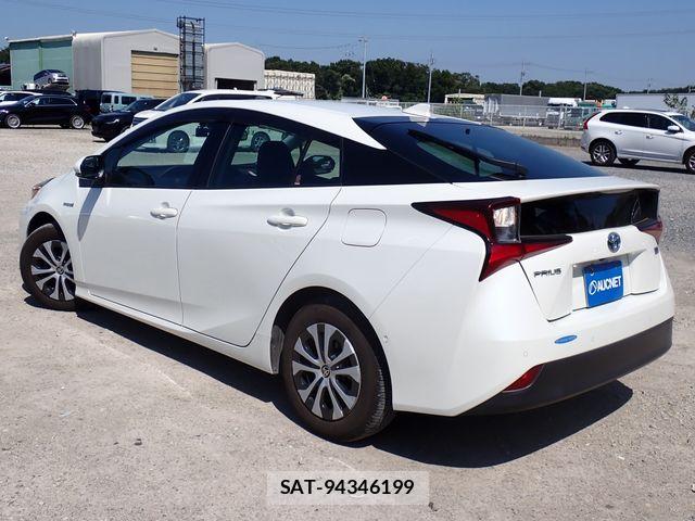 Toyota PRIUS 2019-08 8628382-2