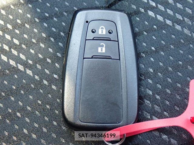 Toyota PRIUS 2019-08 8628382-29