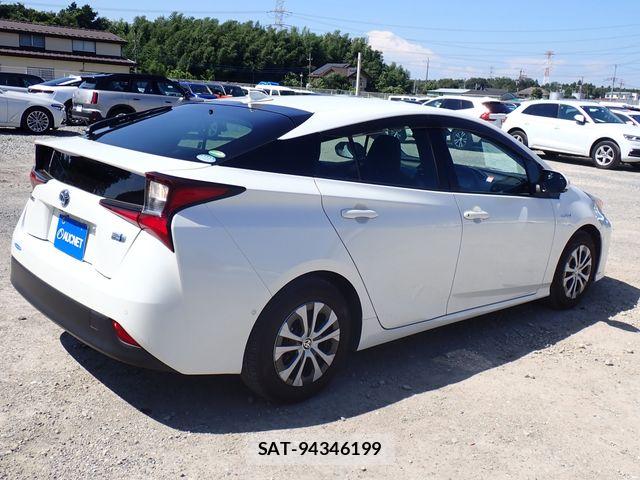Toyota PRIUS 2019-08 8628382-6