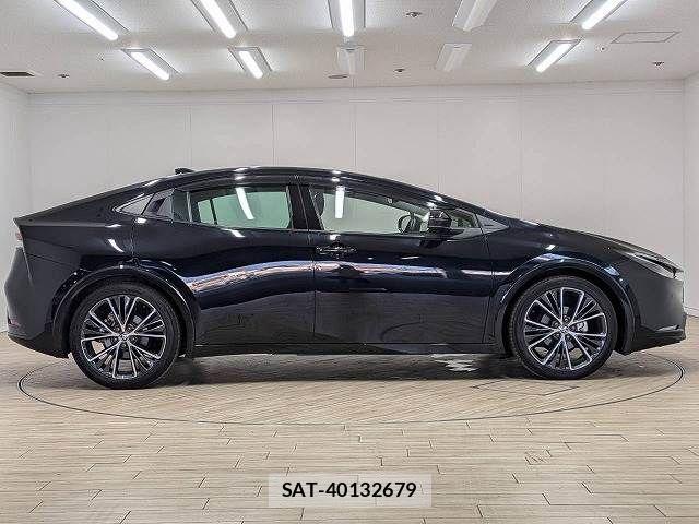 Toyota PRIUS 2023-10 8628395-17