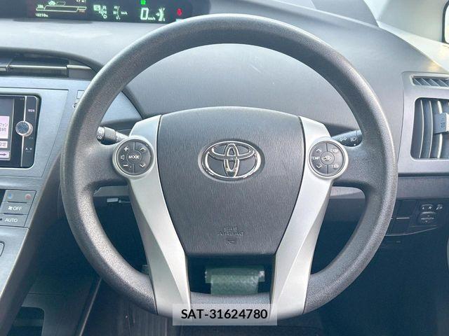 Toyota PRIUS 2012-09 8628451-10