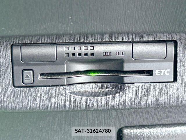 Toyota PRIUS 2012-09 8628451-4