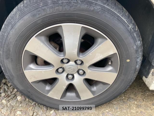 Toyota PRIUS 2011-08 8628482-11