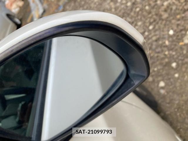 Toyota PRIUS 2011-08 8628482-12