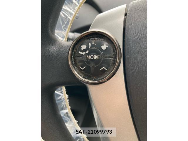 Toyota PRIUS 2011-08 8628482-20