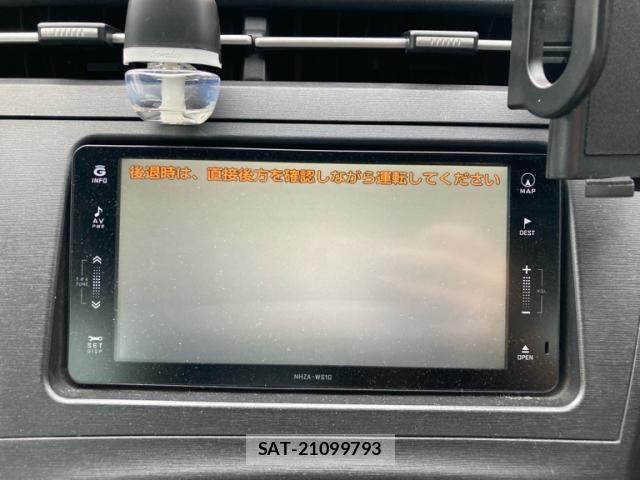 Toyota PRIUS 2011-08 8628482-25