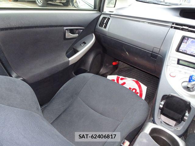 Toyota PRIUS 2014-05 8628449-9