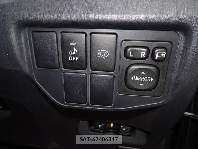 Toyota PRIUS 2014-05 8628449-20