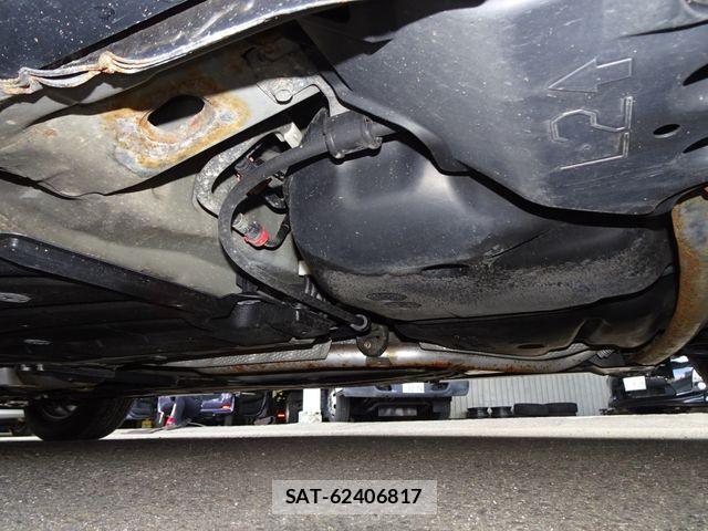 Toyota PRIUS 2014-05 8628449-28