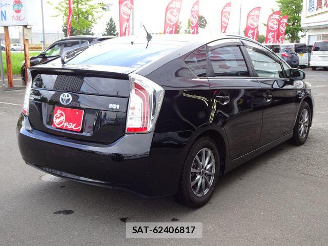 Toyota PRIUS 2014-05 8628449-2