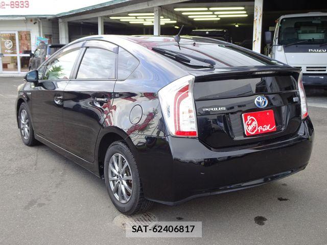 Toyota PRIUS 2014-05 8628449-4