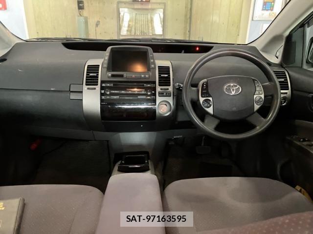 Toyota PRIUS 2005-12 8628464-13