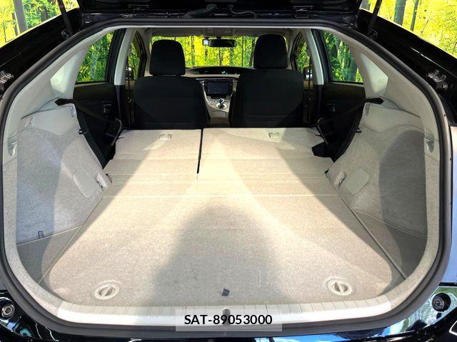 Toyota PRIUS 2015-10 8628435-10