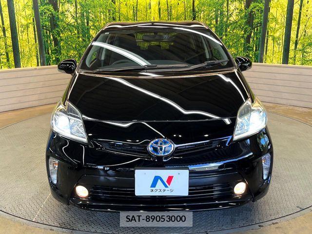 Toyota PRIUS 2015-10 8628435-13