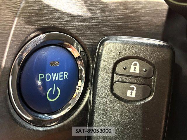 Toyota PRIUS 2015-10 8628435-4