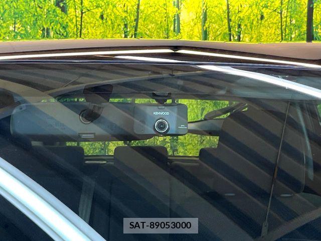 Toyota PRIUS 2015-10 8628435-6