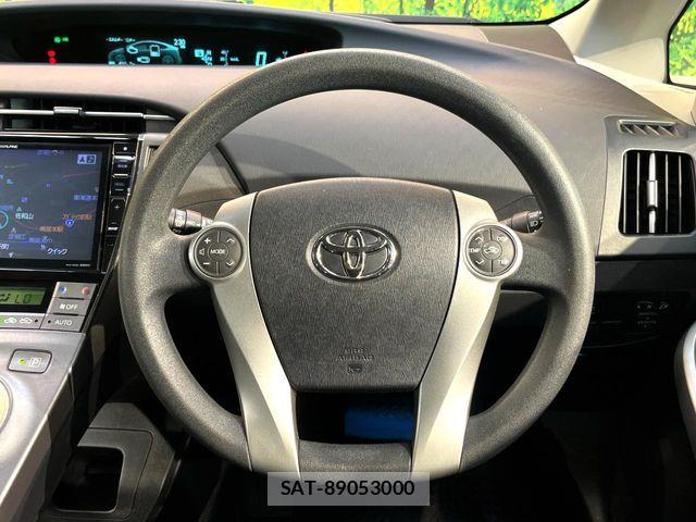 Toyota PRIUS 2015-10 8628435-7