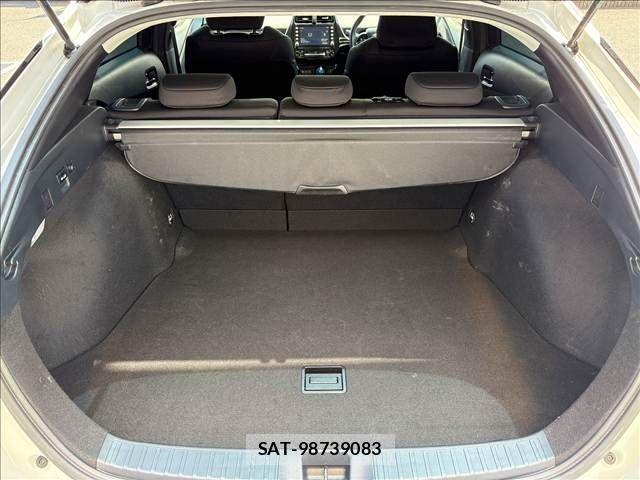 Toyota PRIUS 2021-11 8628418-9
