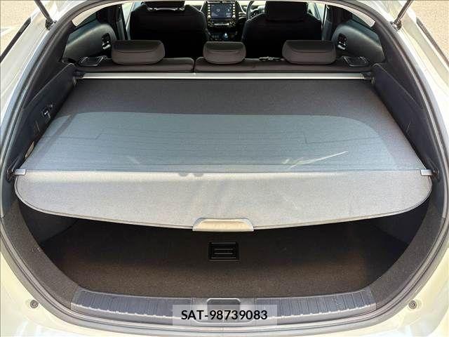 Toyota PRIUS 2021-11 8628418-10