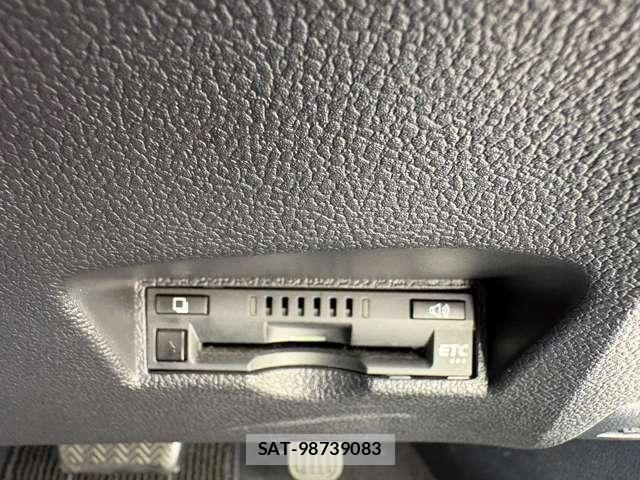 Toyota PRIUS 2021-11 8628418-14