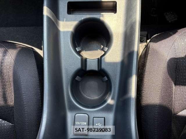 Toyota PRIUS 2021-11 8628418-15