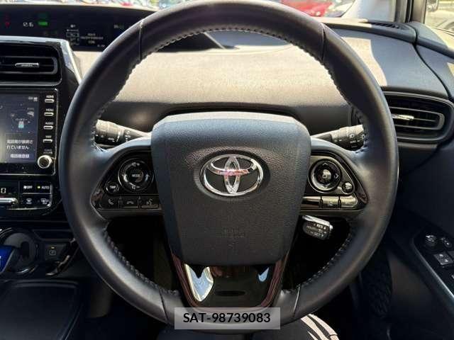 Toyota PRIUS 2021-11 8628418-16
