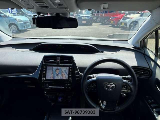 Toyota PRIUS 2021-11 8628418-1