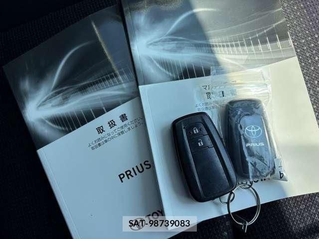 Toyota PRIUS 2021-11 8628418-19