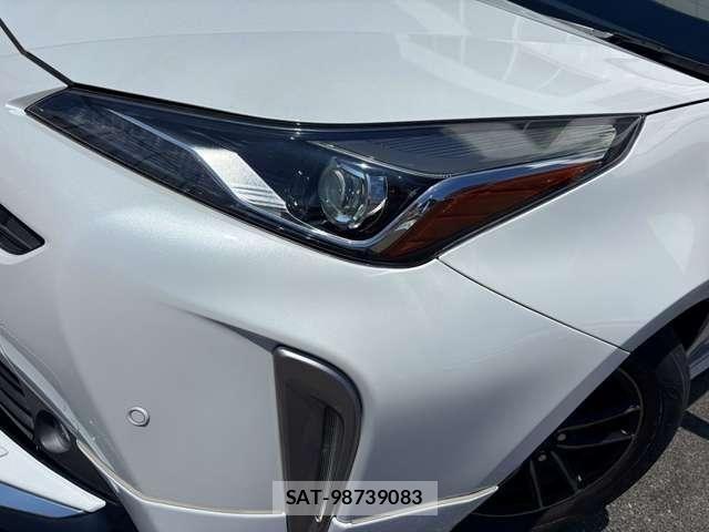 Toyota PRIUS 2021-11 8628418-5