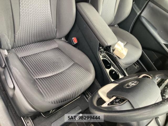 Toyota PRIUS 2017-11 8628436-10